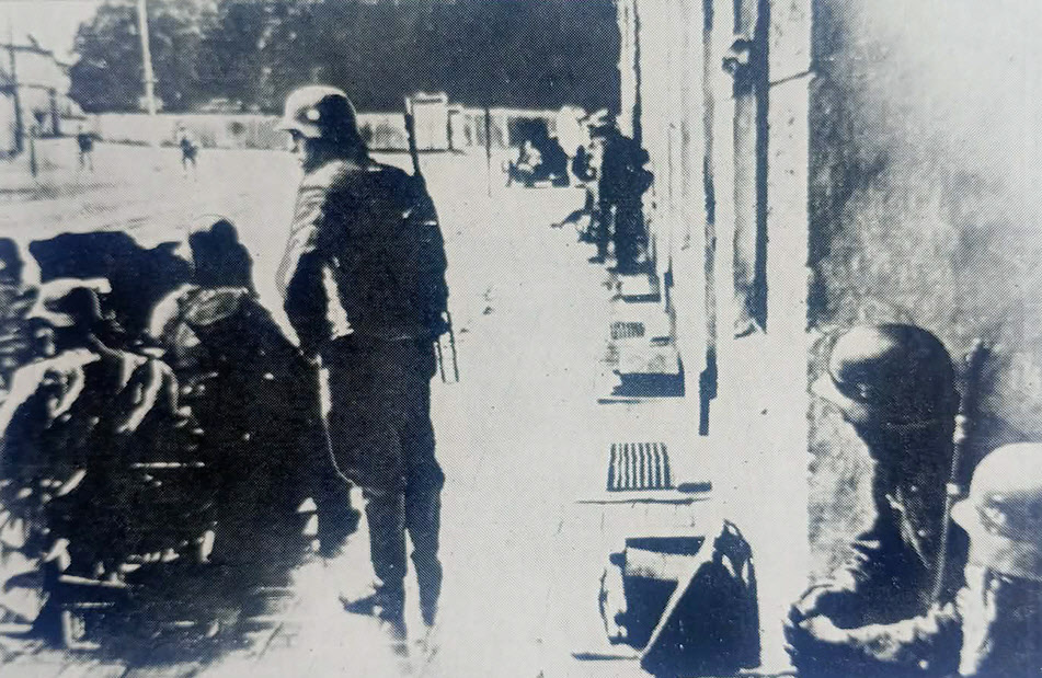 German Infantry street fighting, Eastern Front, 1941 