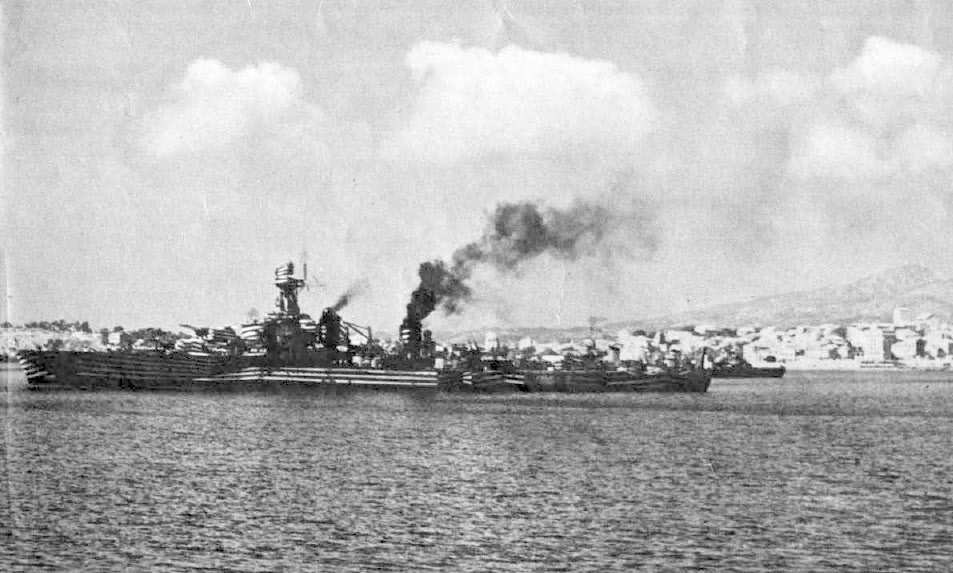 Gloire in dazzle camo 