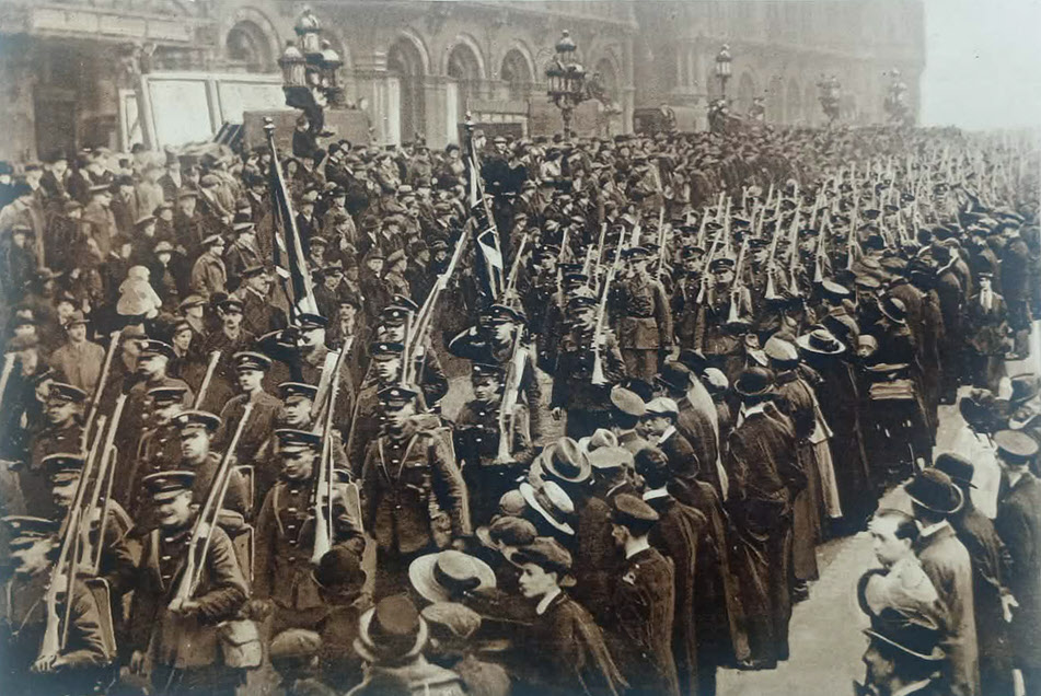 Guards greeted at St. Pancras, 3 March 1919 