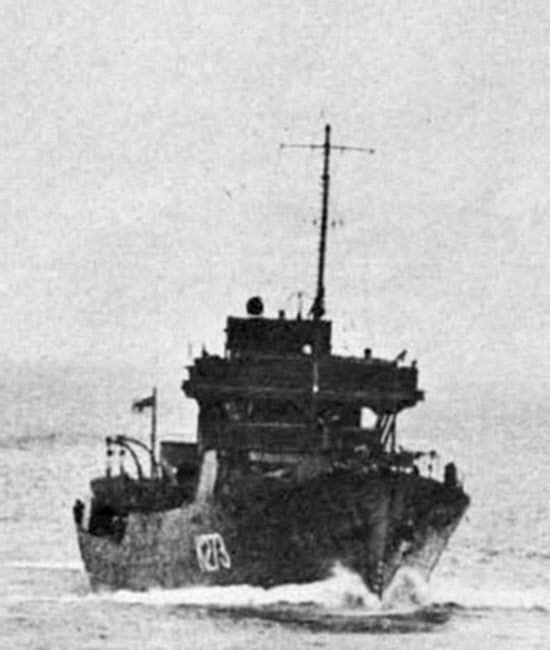 HMCS La Malbaie from the front