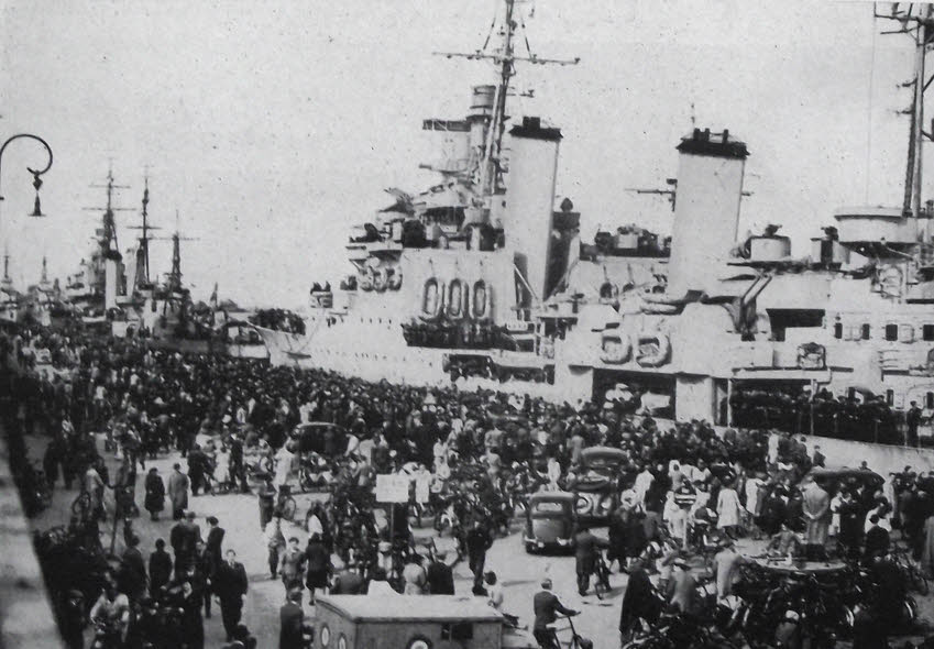 HMS Birmingham at Copenhagen, 1945 