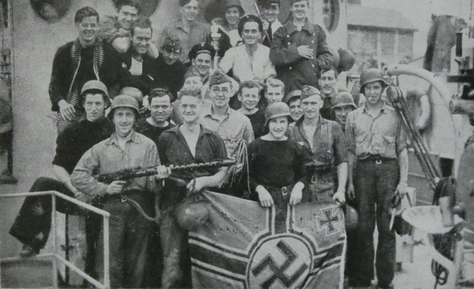 Crew of HMS BYMS 2234, 1944 