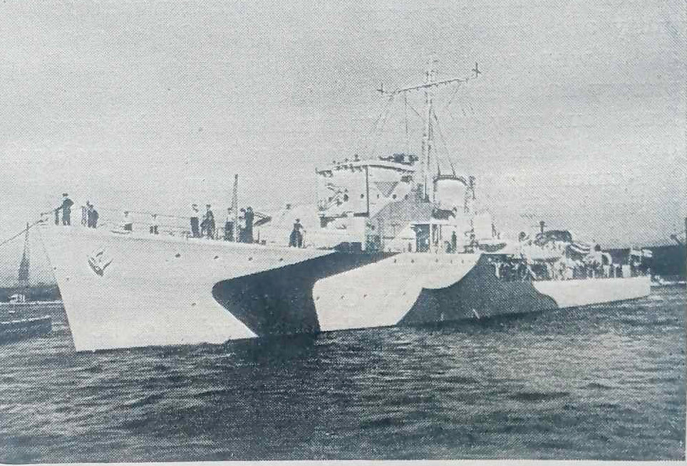 HMS Chiddingfold from the left 