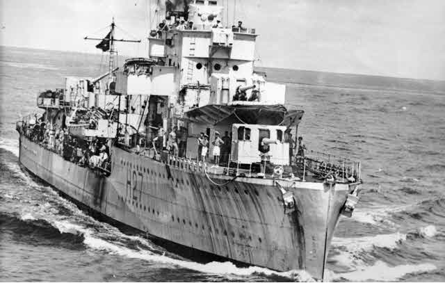 HMS Electra coming alongside
