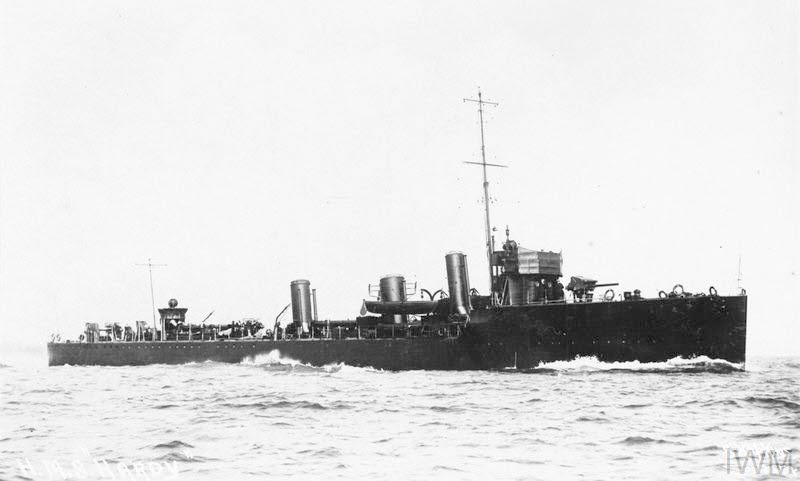 HMS Hardy from the right 