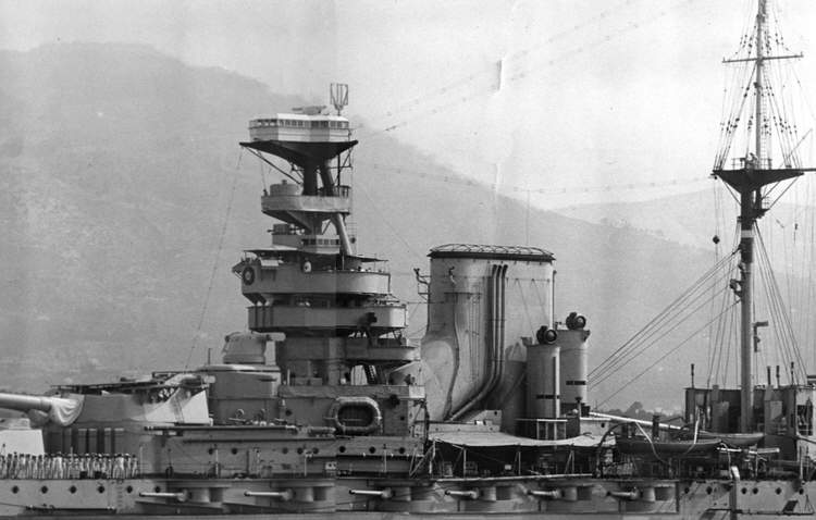 HMS Queen Elizabeth - central section