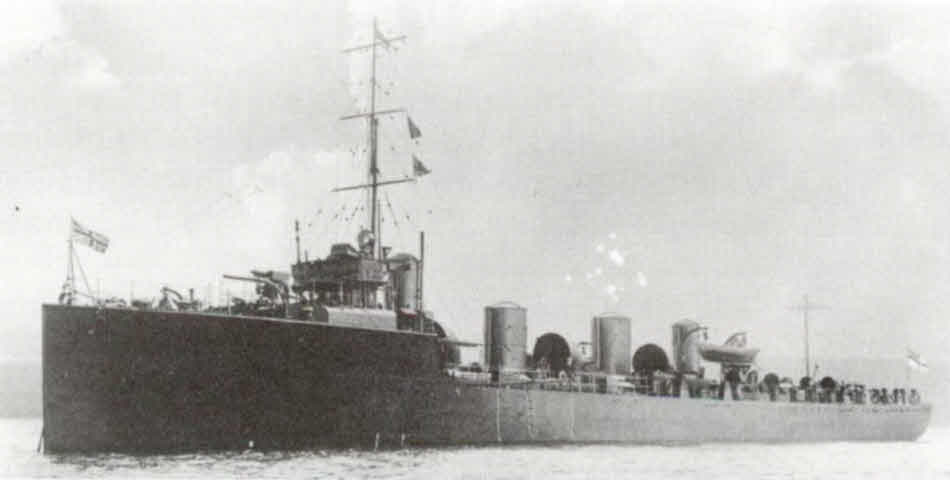 HMS Zulu from the left 