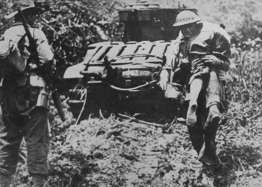 Australians passing Matilda II, Sattelberg 