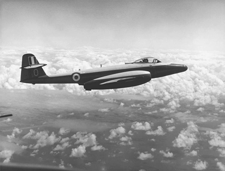Gloster Meteor U Mk.16 in flight 