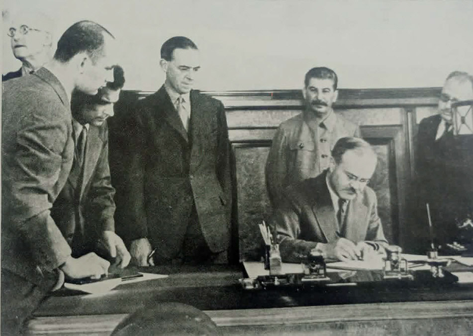 Molotov Signs 1941 Anglo-Soviet Agreement 