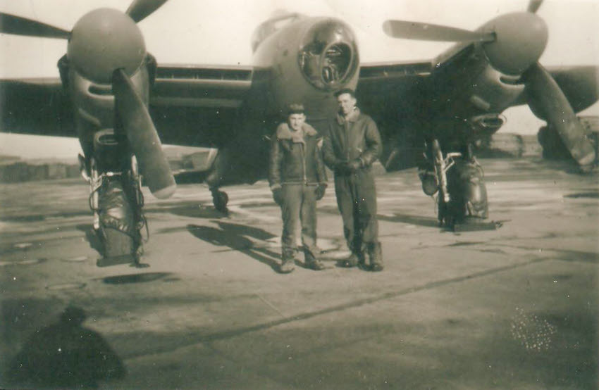 Benny Handgarner & “Mac” with Mosquito PR.XVI