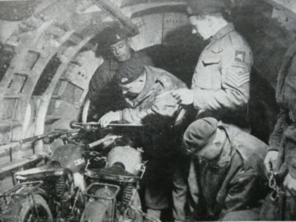 Checking Motorbikes in Horse Glider 