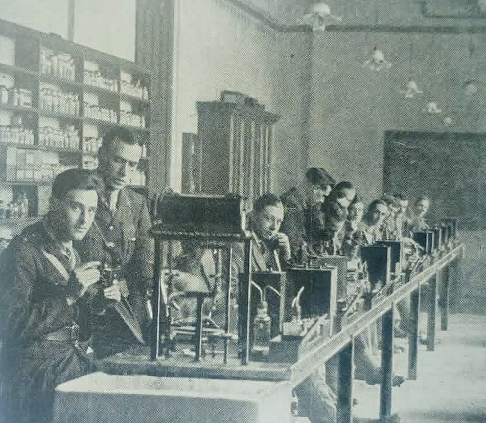 Officers studying for Science Degree at Cambridge, c.1919 (1 of 2) 