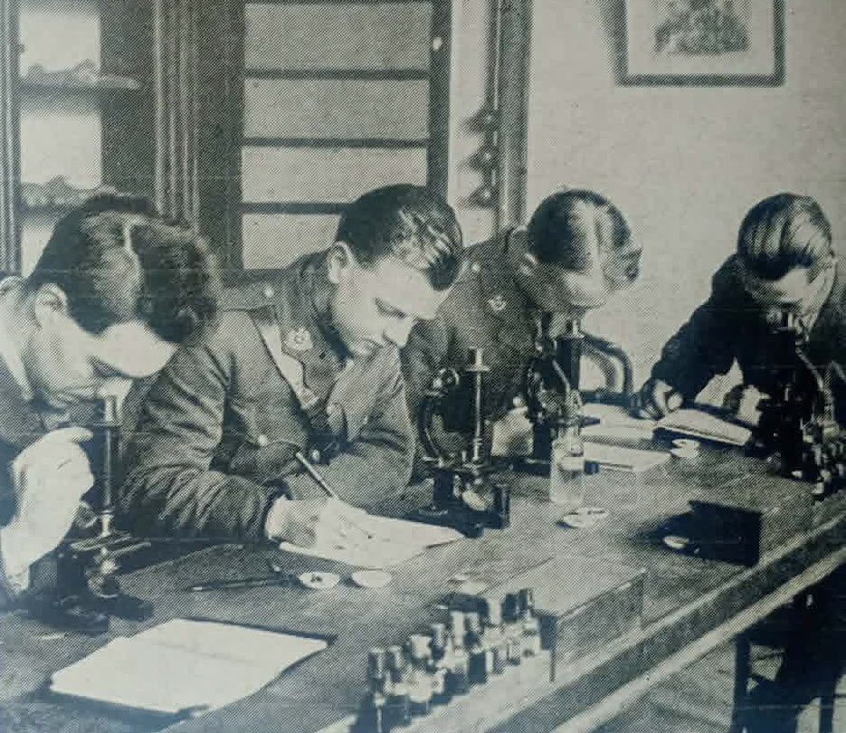 Officers studying for Science Degree at Cambridge, c.1919 (2 of 2) 