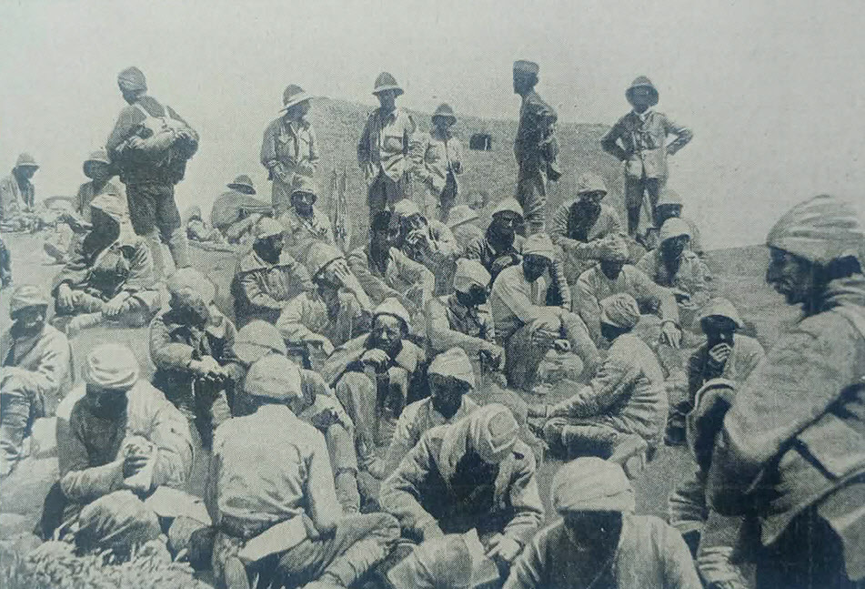 Ottoman gunners captured during the Mesopotamia campaign