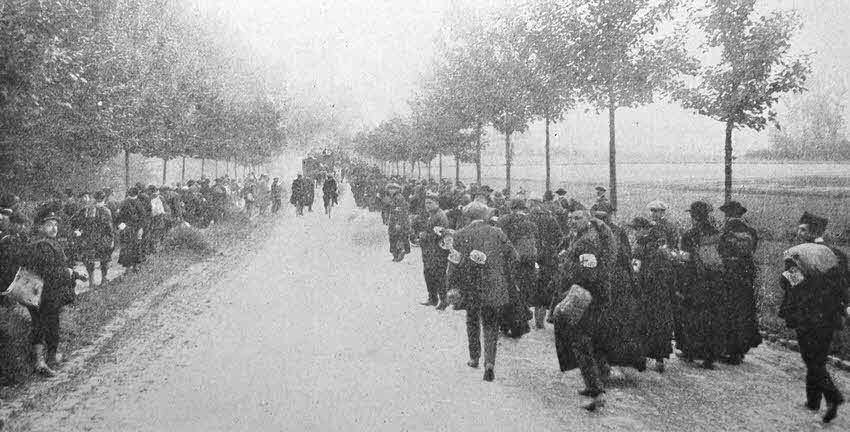 Refugees flee Tirlemont, 1914 