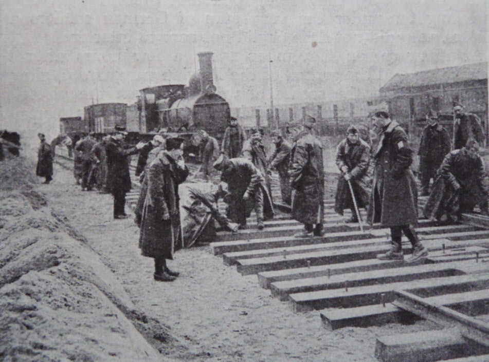 Repairing damaged railway, Ghent 