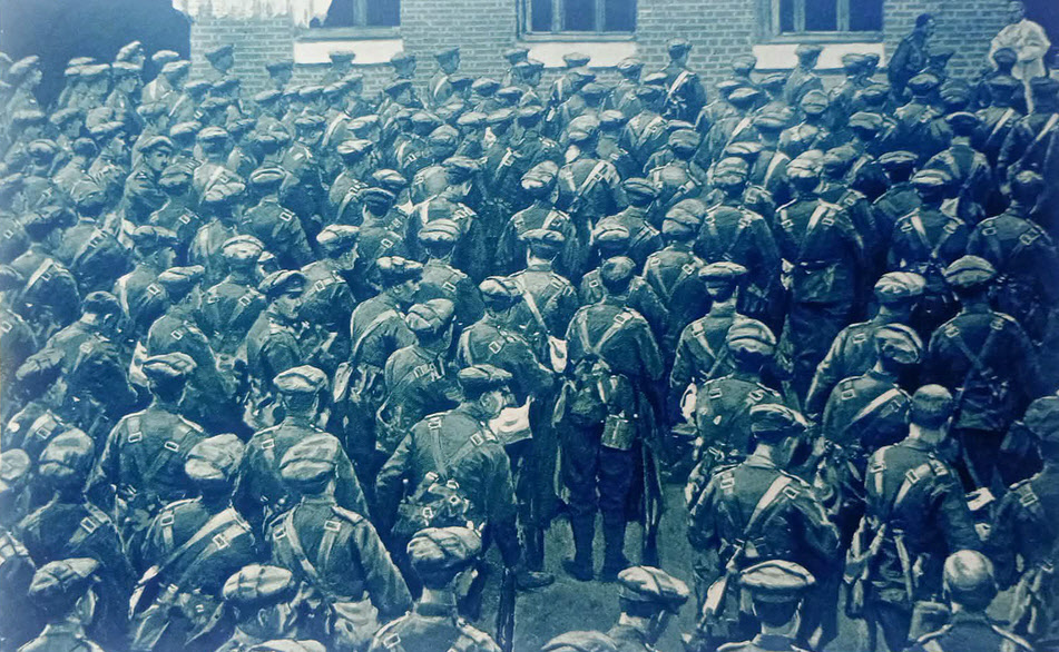 Royal Munster Fusiliers at Memorial Service 