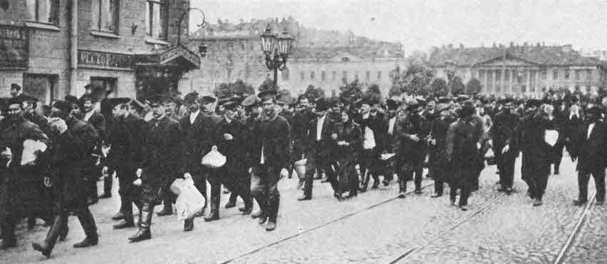 Russian Reservists report at St. Petersburg, 1914 
