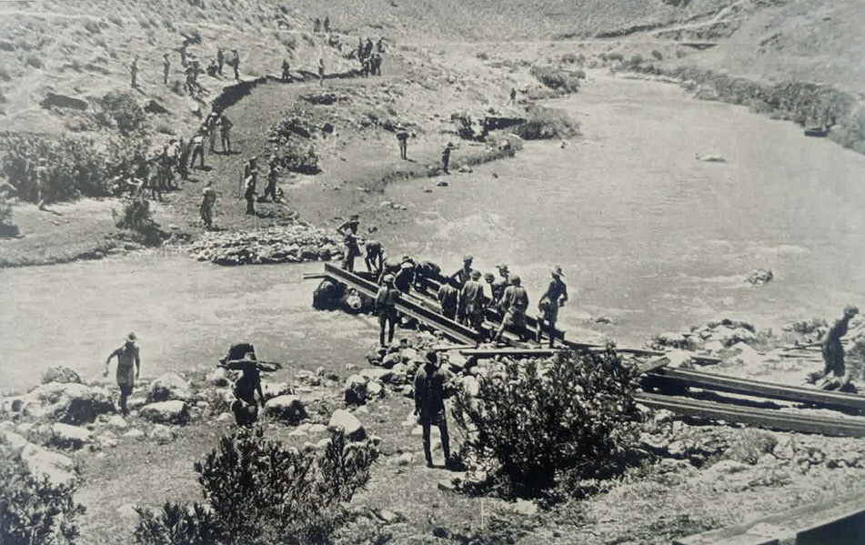 Sappers build bridge across Litani River