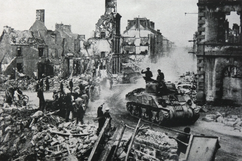 Sherman I passes through Flers 