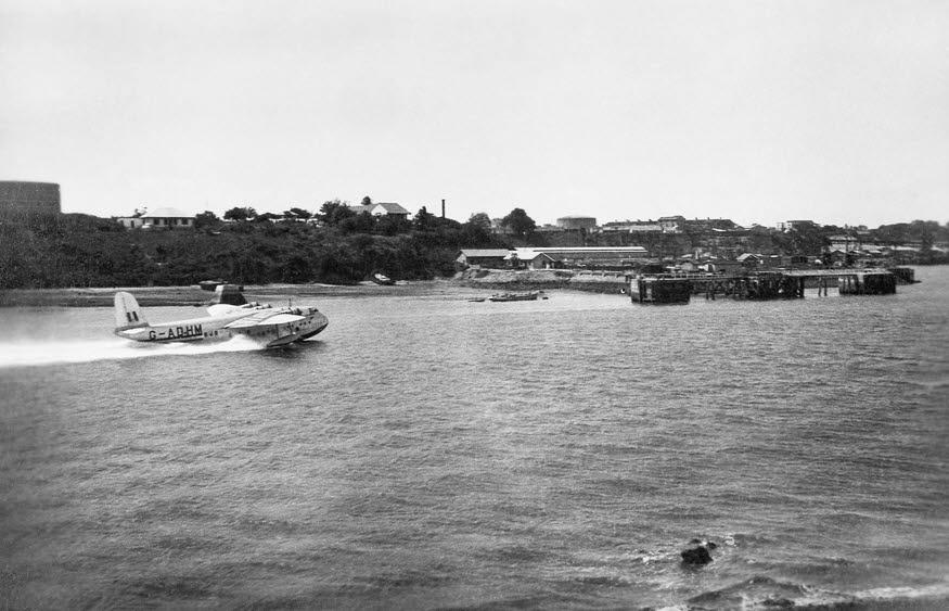 Short S.23 landing 