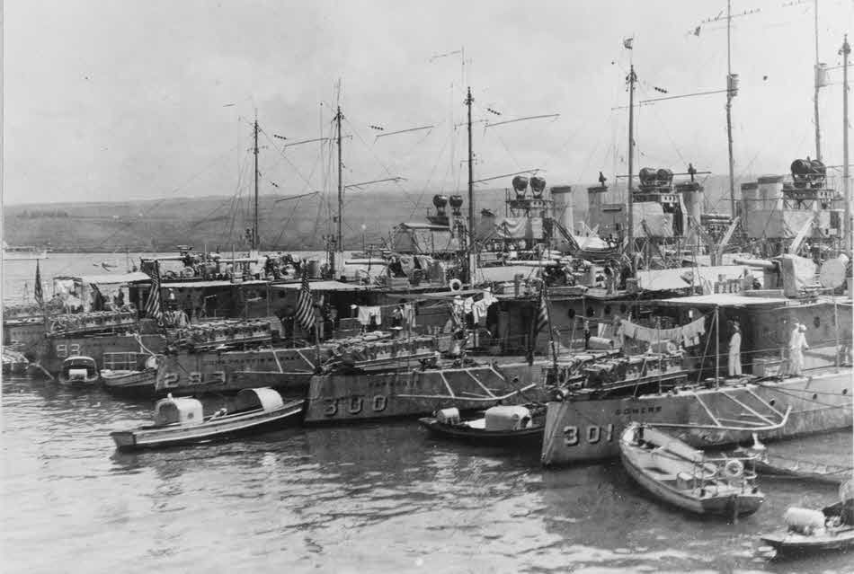 Somers (DD-301), Farragut (DD-300), John Francis Burns (DD-299), Percival (DD-298) and Stoddert (DD-302)