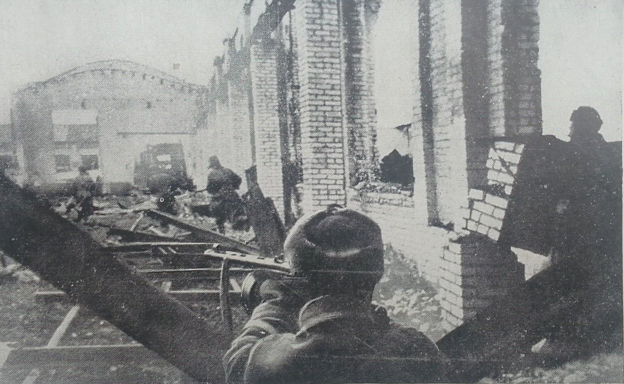 Soviet Troops clearing ruins of Stalingrad 
