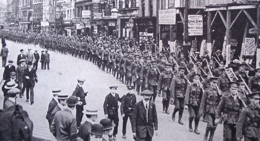 British Territorials on the Strand, 1914 