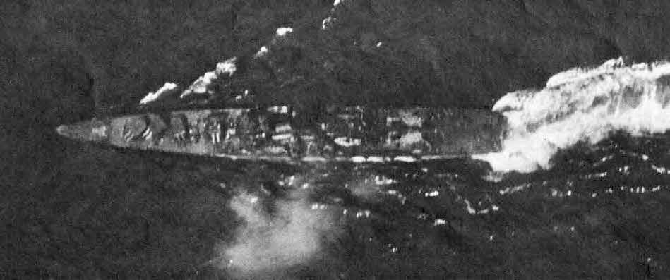 Tone class cruiser with damaged stern 