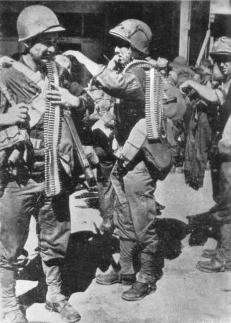 Fully loaded US troops, New Guinea