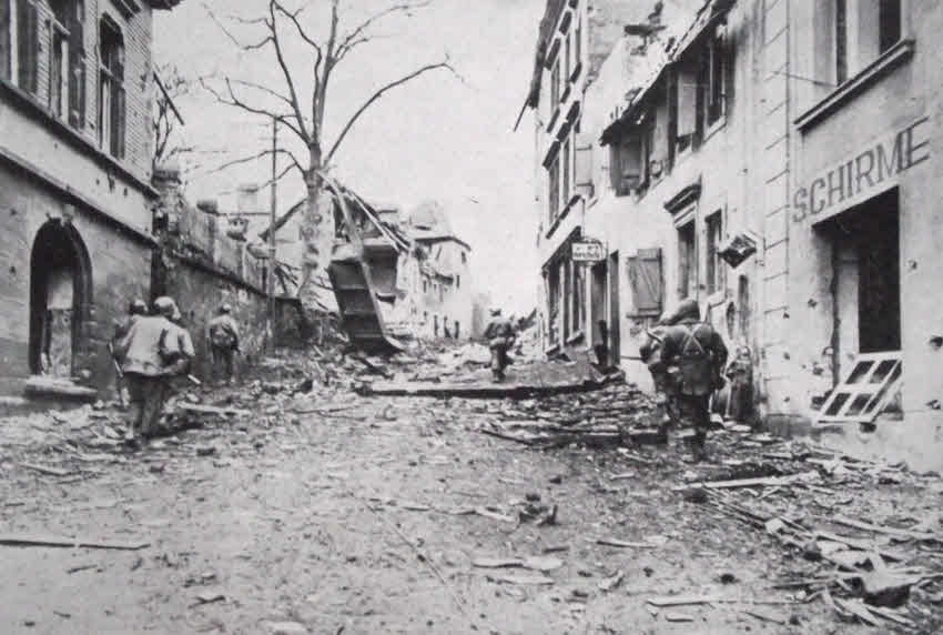 US Troops advance through Wittlich, 1945 